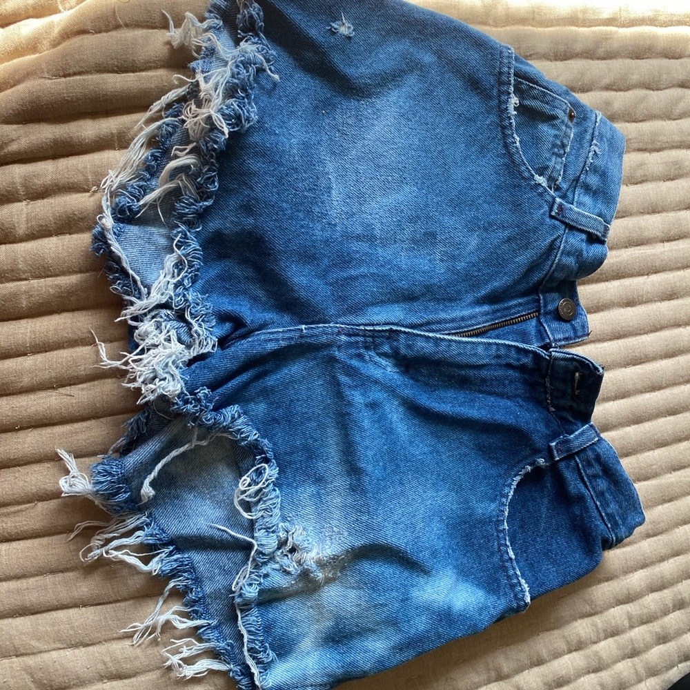 Bleach Tie Dye High Waisted Denim Shorts 💙